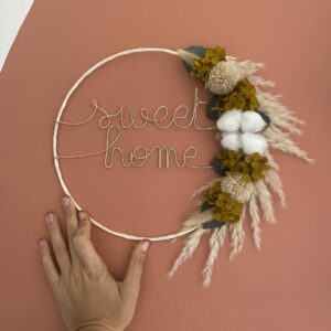 Couronne d'hortensias et pompons